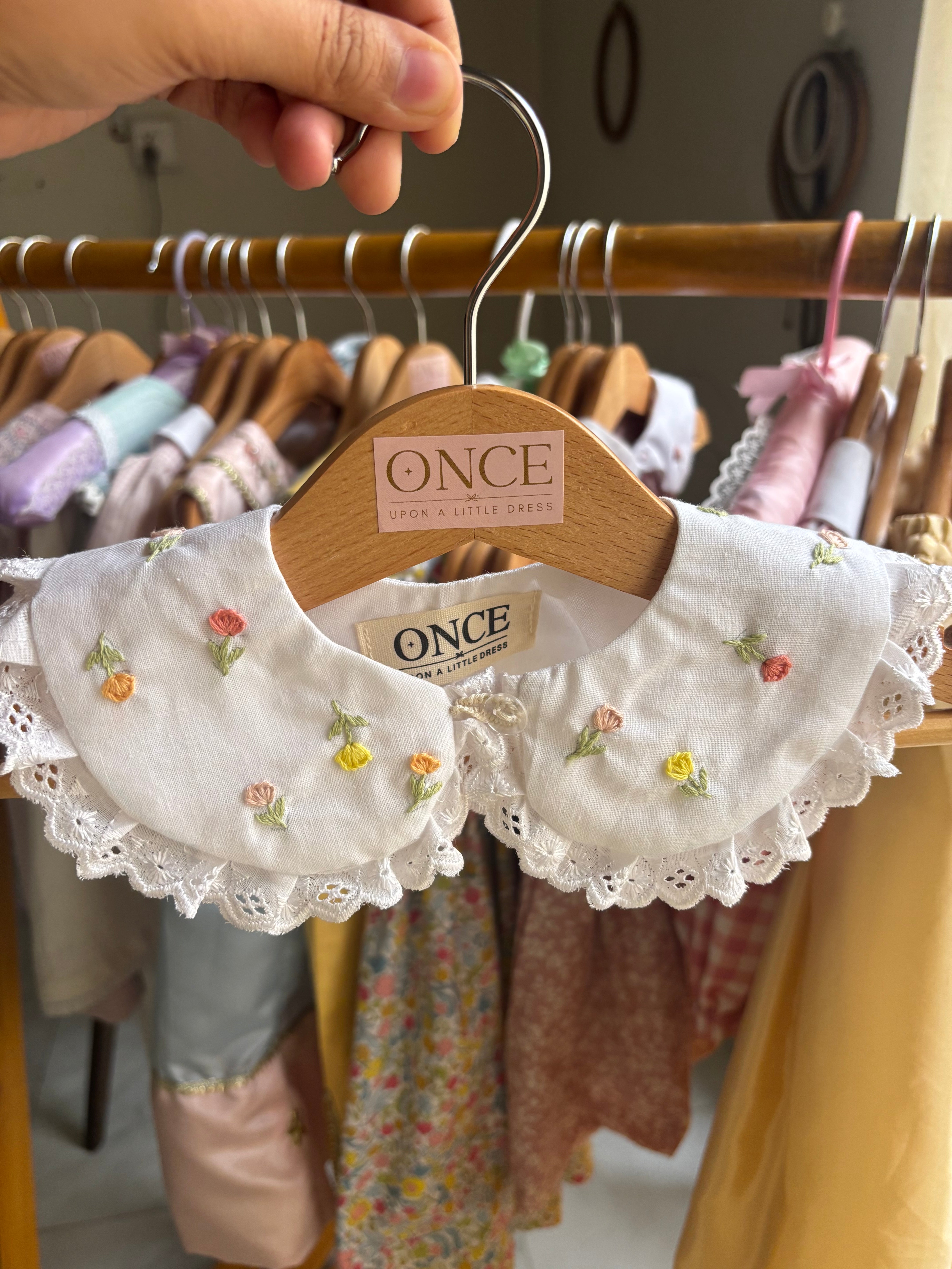 Spring Embroidered collar