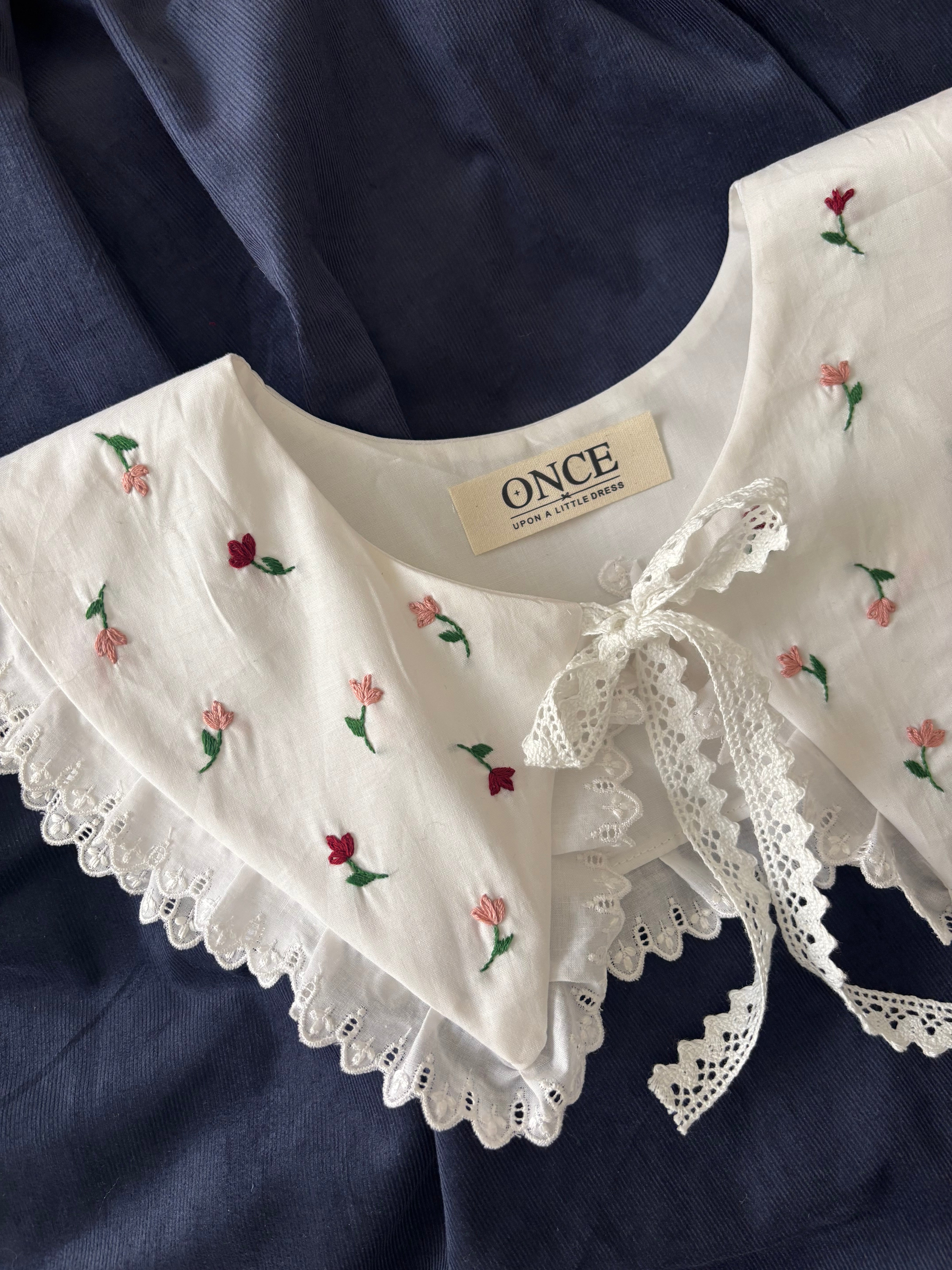 Rosette Lace Collar
